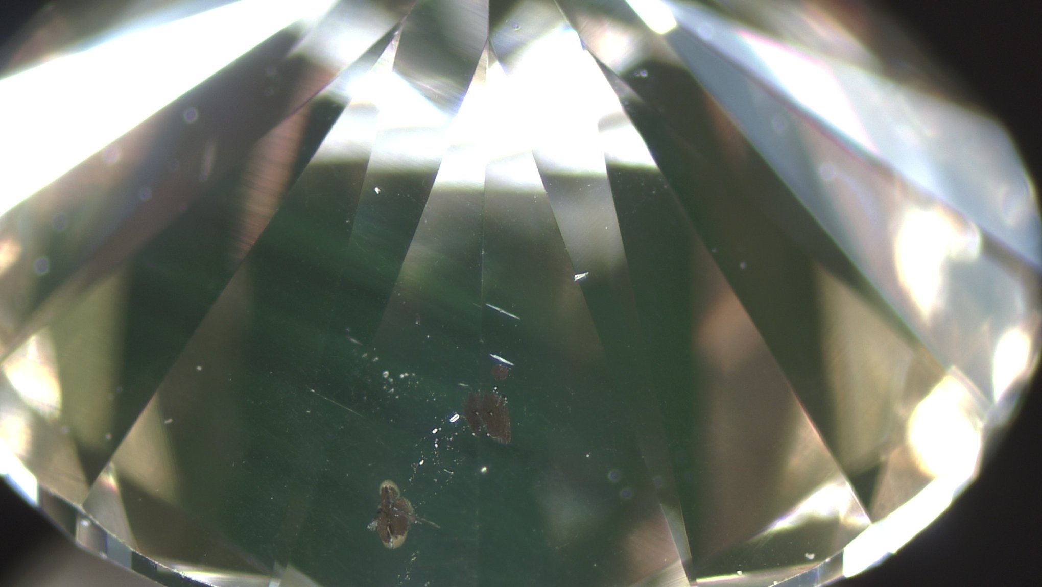 A green diamond treated by HPHT