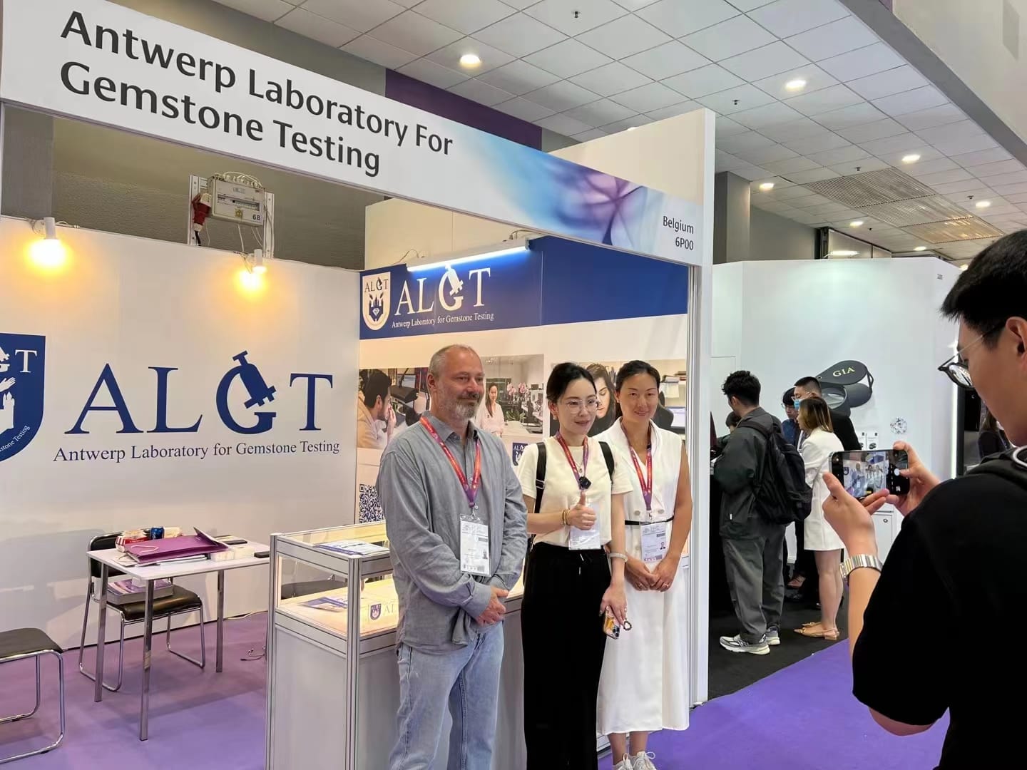 ALGT at HongKong gemstone and jewelry show.