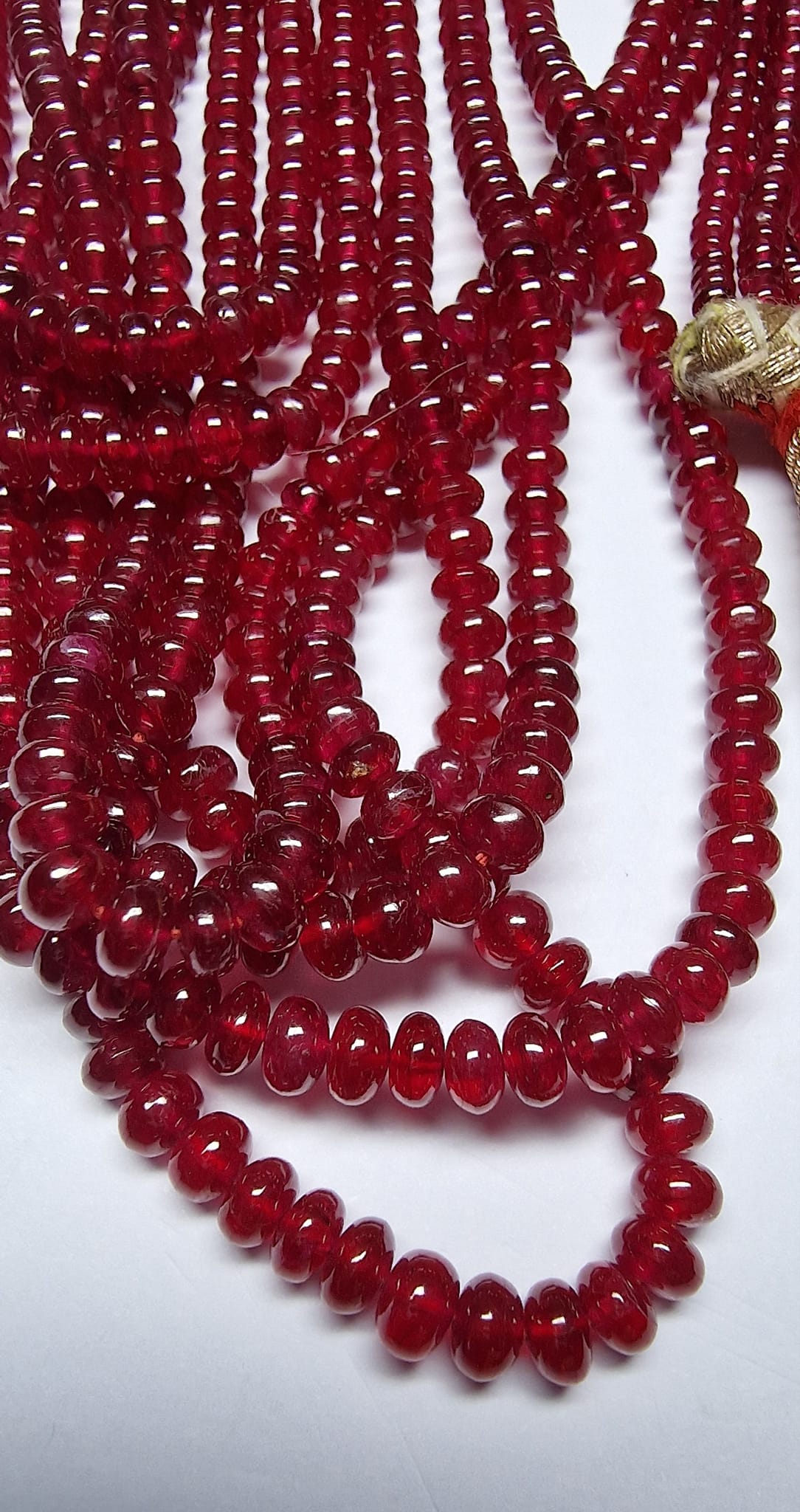 ALGT recently received strings of ruby beads purchased by a client at the Hong Kong Jewellery Fair.