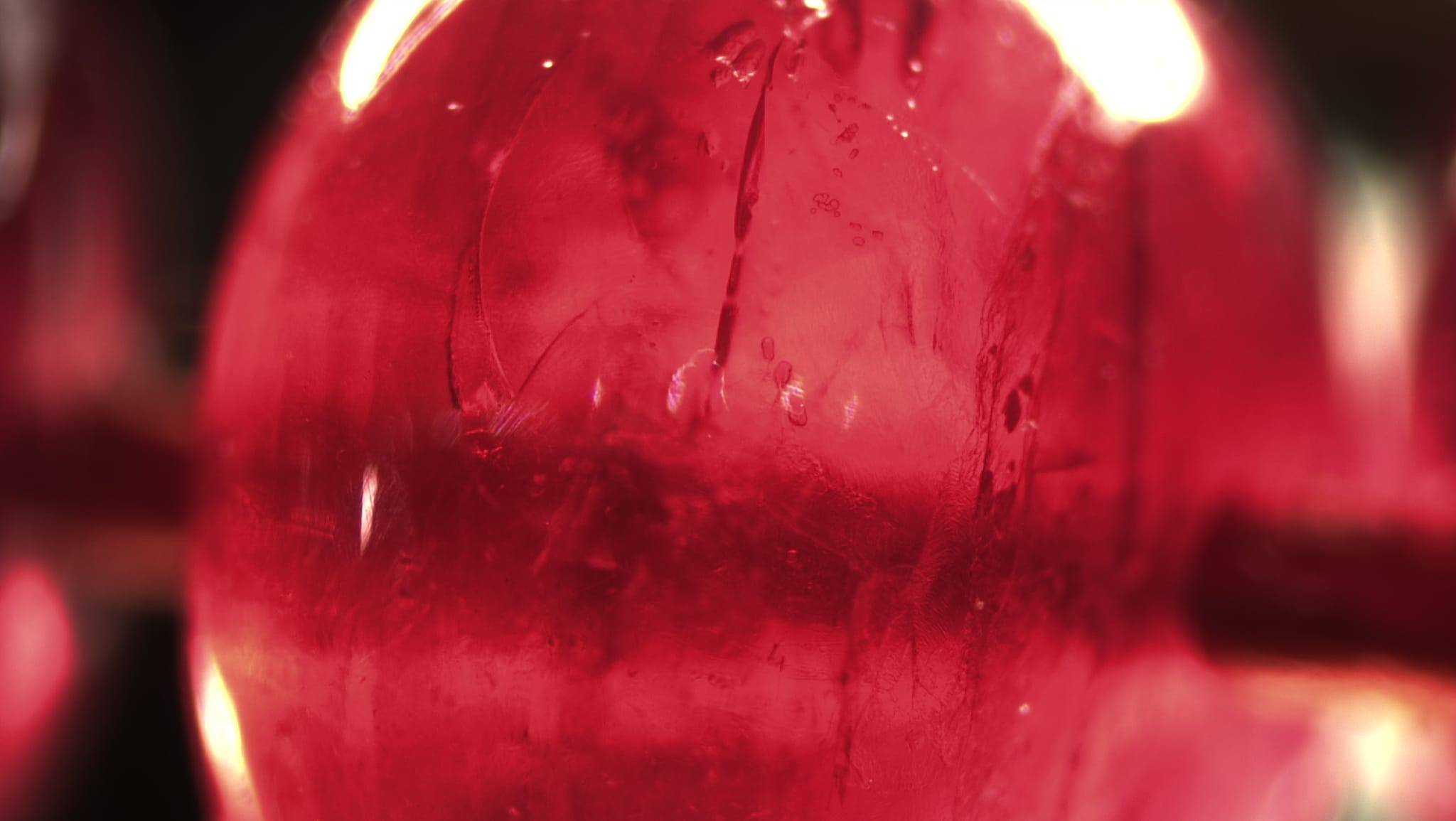 ALGT recently received strings of ruby beads purchased by a client at the Hong Kong Jewellery Fair.